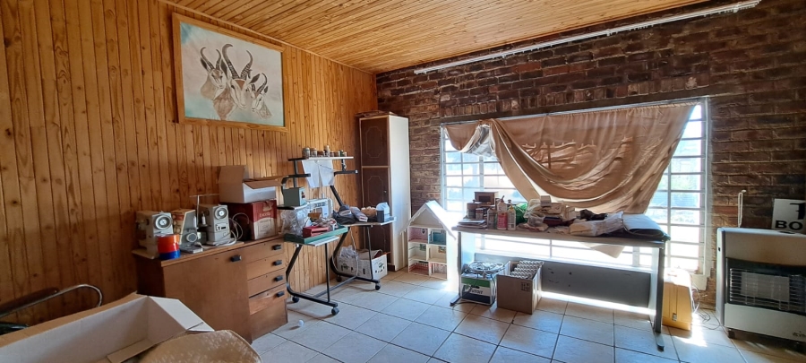 6 Bedroom Property for Sale in Schweizer Reneke North West